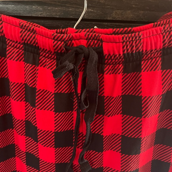 Cuddle Duds size XLarge red & black pajama set. (Christmas) - Picture 5 of 7